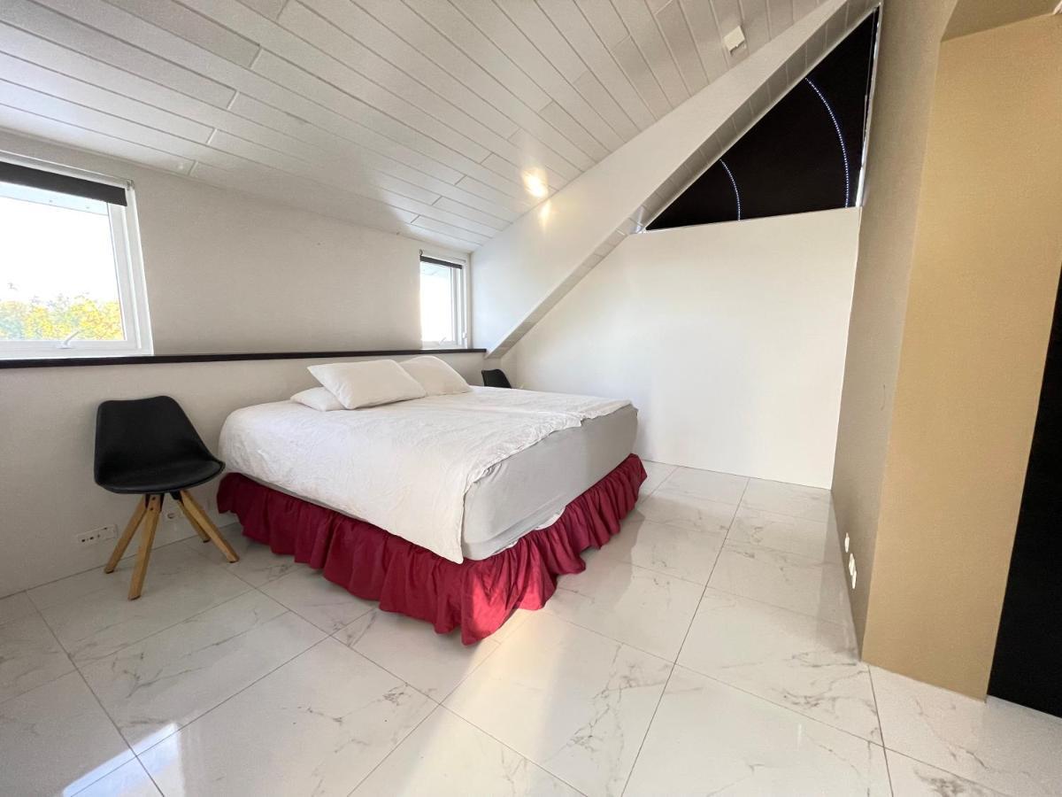 Big Villa Centrally Located In Reikiavik Exterior foto